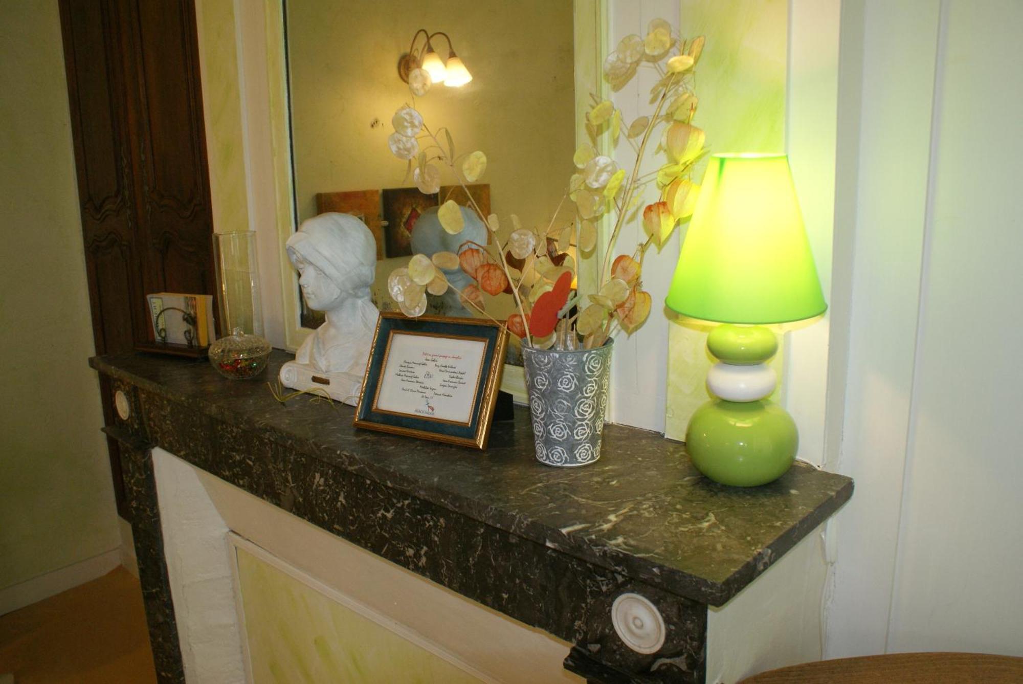 Hotel Le Dauphin Moulins-la-Marche Εξωτερικό φωτογραφία