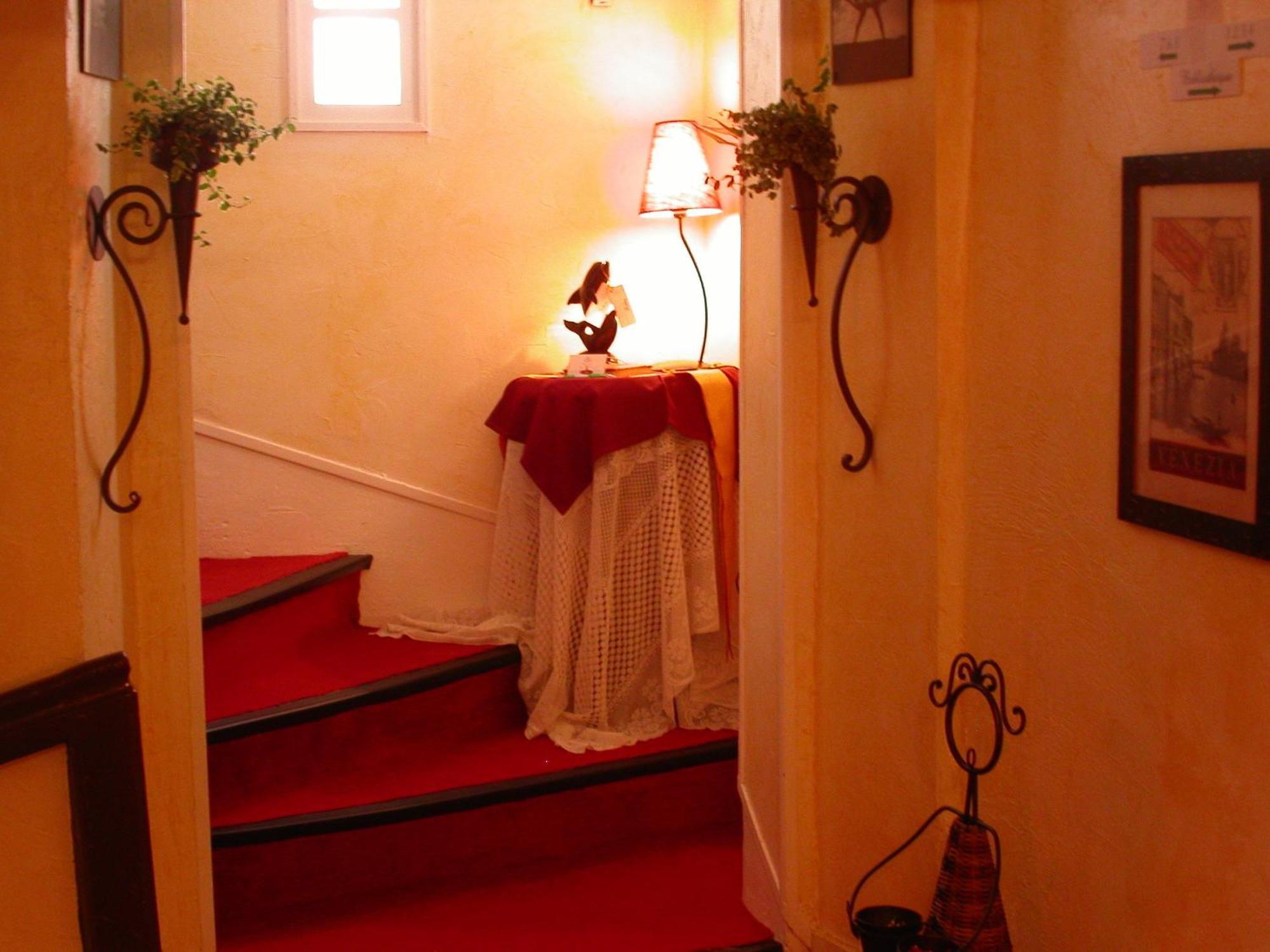Hotel Le Dauphin Moulins-la-Marche Εξωτερικό φωτογραφία