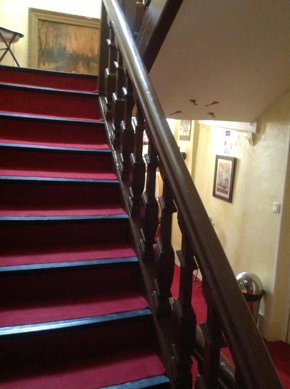Hotel Le Dauphin Moulins-la-Marche Εξωτερικό φωτογραφία