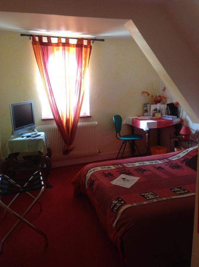 Hotel Le Dauphin Moulins-la-Marche Δωμάτιο φωτογραφία